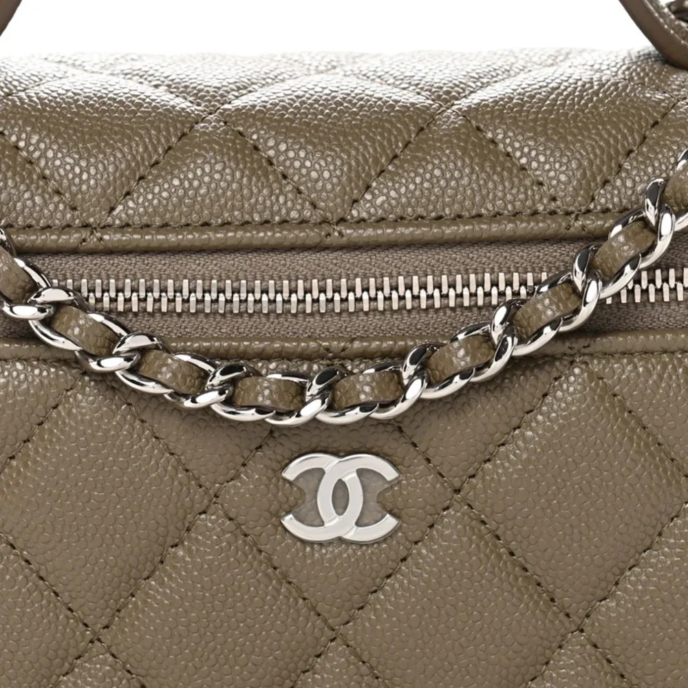 CHANEL Caviar Quilted Top Handle Vanity with Chain - Picture 4 of 4